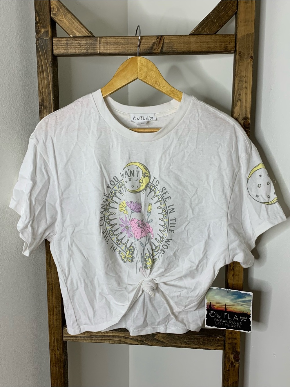 Outlaw Be the Change White Floral Graphic Crop Tee Size M